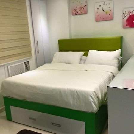 One Palm Tree Condo Manila Rom bilde